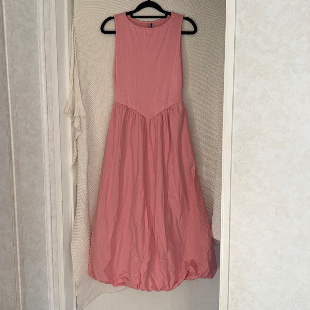 Elegant Pink Sleeveless Dress